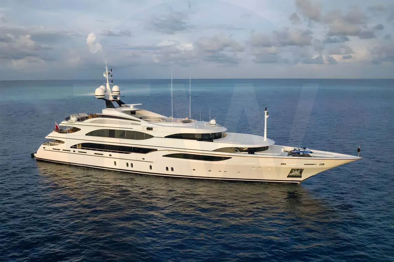 White Jaguar yacht - 2026 guide with the owner of the world's 763rd largest yacht, the 4th largest yacht built by superyacht builder Benetti, based in Italy.