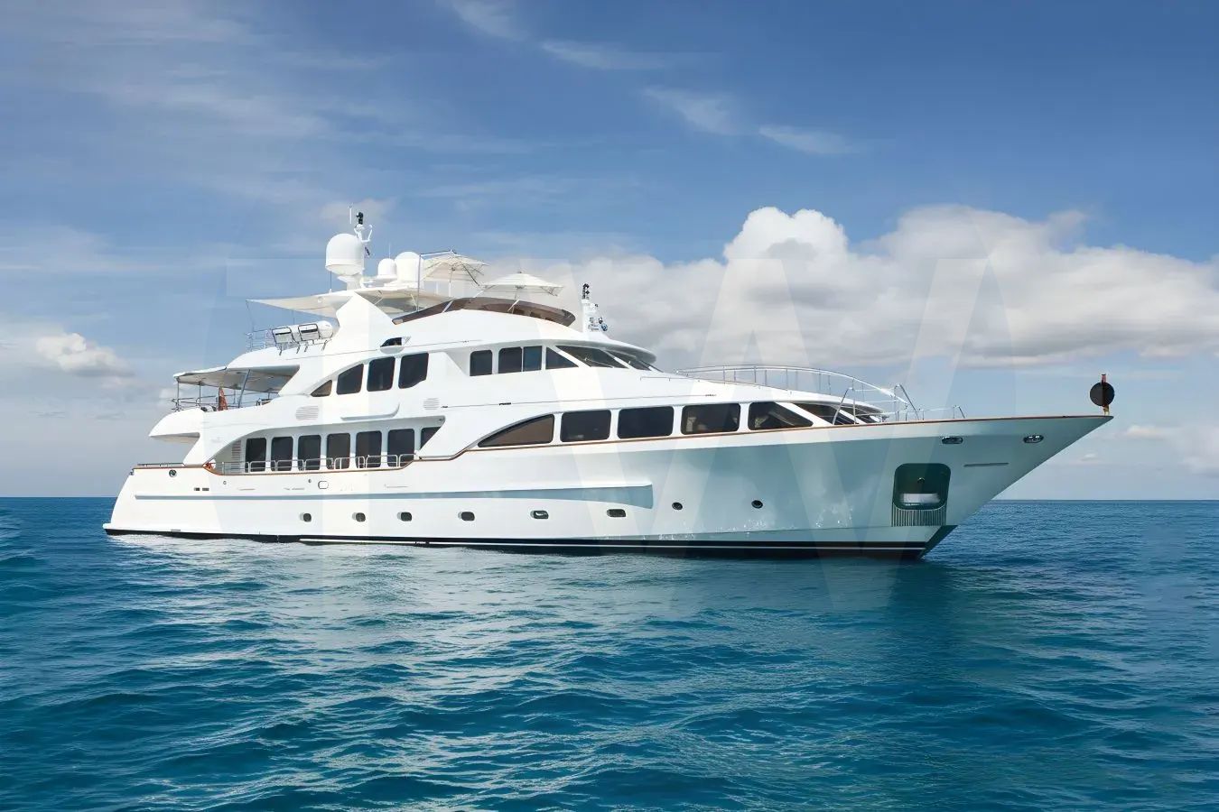 White Mi Amore Julia yacht - 2026 guide with the owner of the world's 3515th largest yacht, the 243rd largest yacht built by superyacht builder Benetti Yachts, based in Italy.