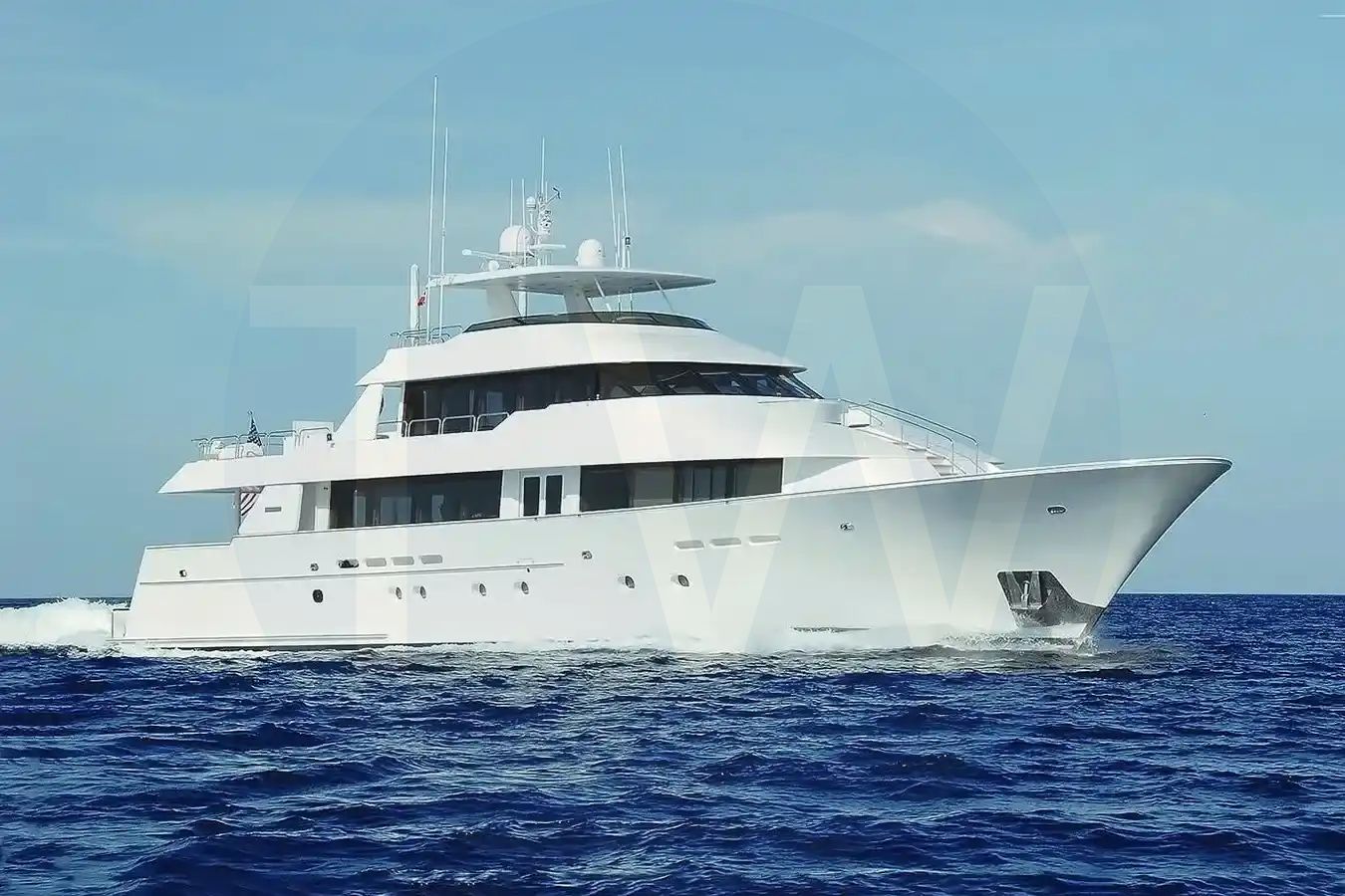 White Serengeti yacht - 2026 guide with the owner of the world's 2733rd largest yacht, the 23rd largest yacht built by superyacht builder Westport, based in United States.