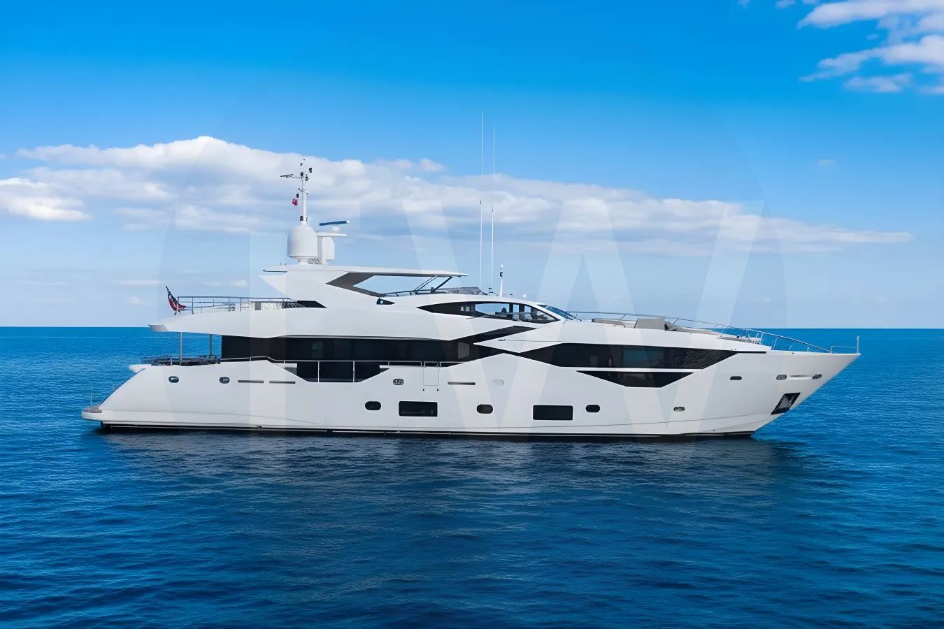 White King Power yacht - 2026 guide with the owner of the world's 4050th largest yacht, the 52nd largest yacht built by superyacht builder Sunseeker, based in United Kingdom.