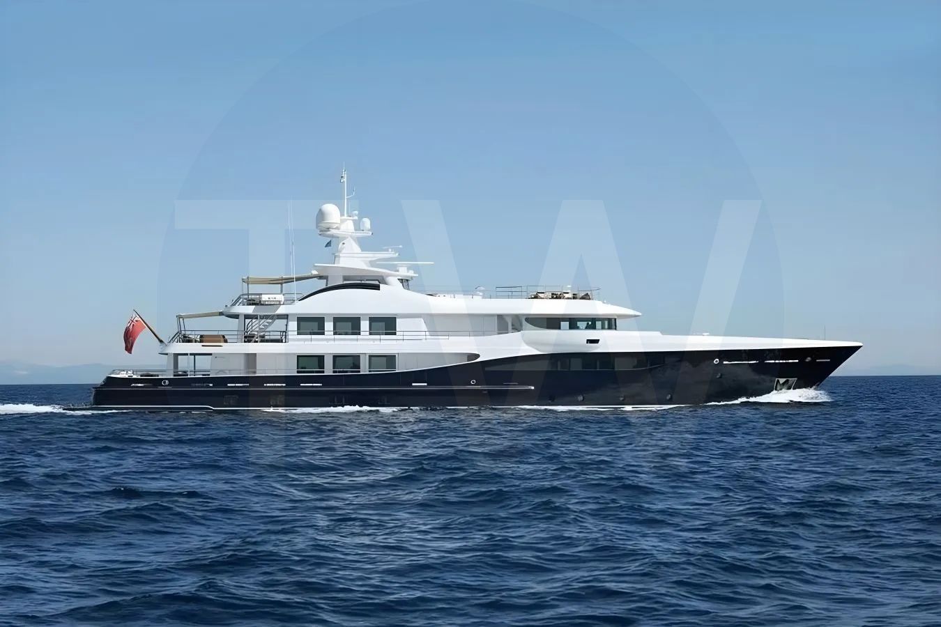 White La Familia yacht - 2026 guide with the owner of the world's 821st largest yacht, the 58th largest yacht built by superyacht builder Amels, based in Netherlands.