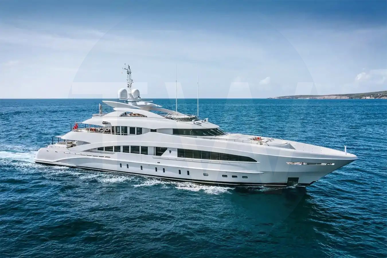 White Fan Too yacht - 2026 guide with the owner of the world's 1279th largest yacht, the 42nd largest yacht built by superyacht builder Heesen, based in Netherlands.